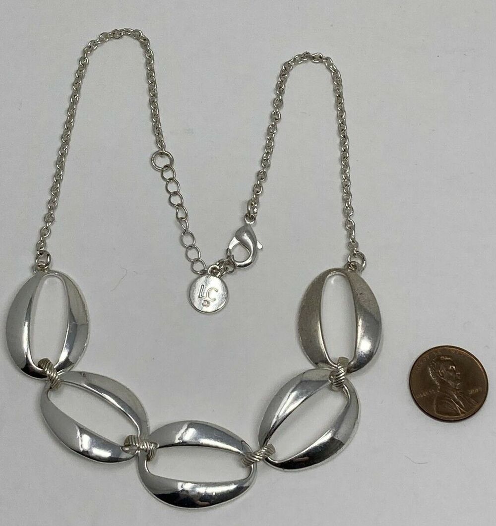 LIZ CLAIBORNE LC Necklace Silver Tone Oval Links